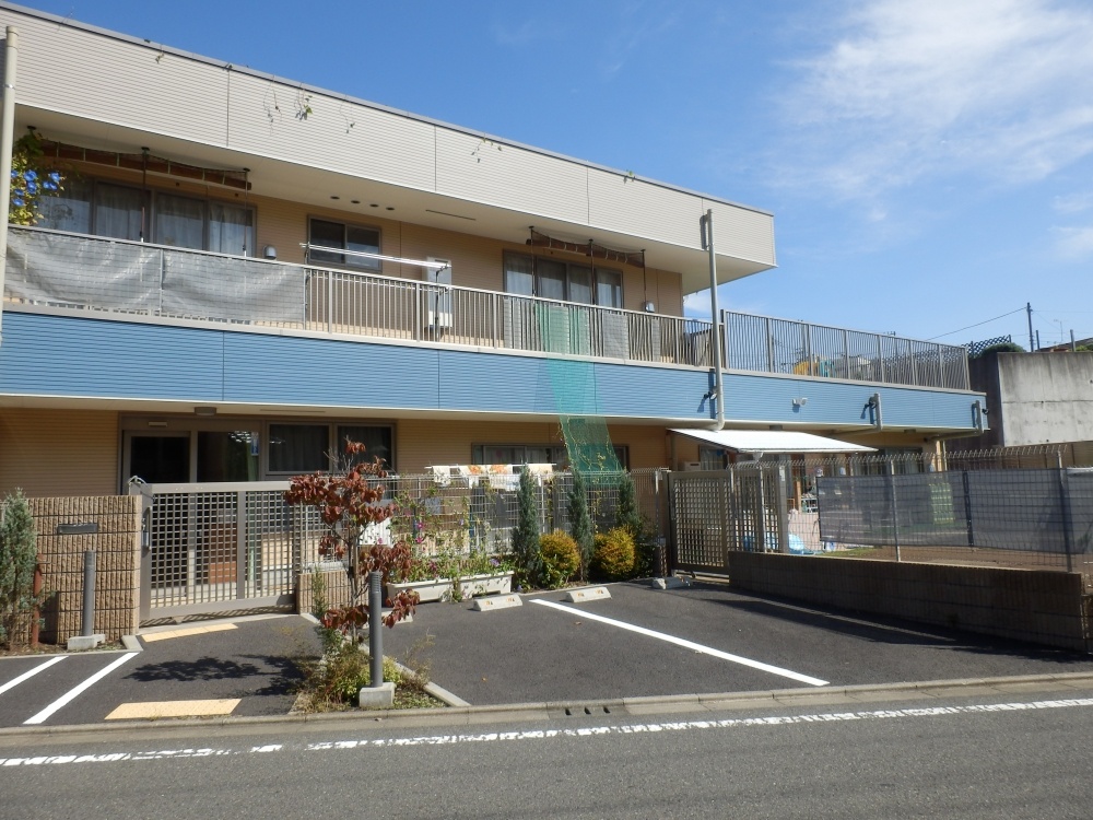 kindergarten ・ Nursery. Green forest nursery school (kindergarten ・ 465m to the nursery)