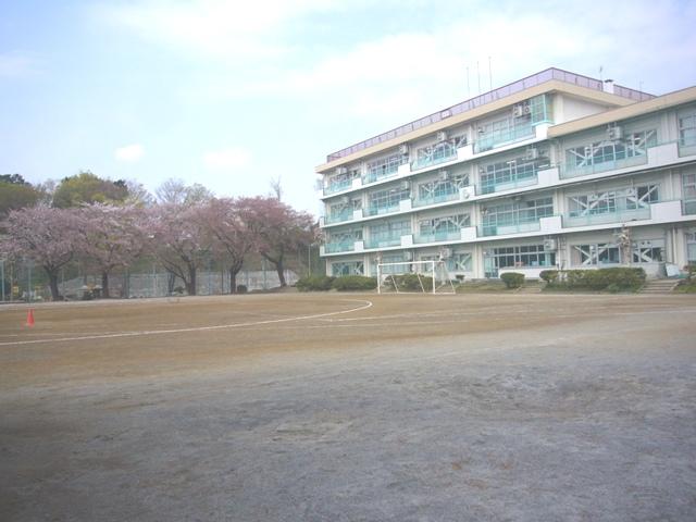 Junior high school. Municipal Minamioya 700m up to junior high school
