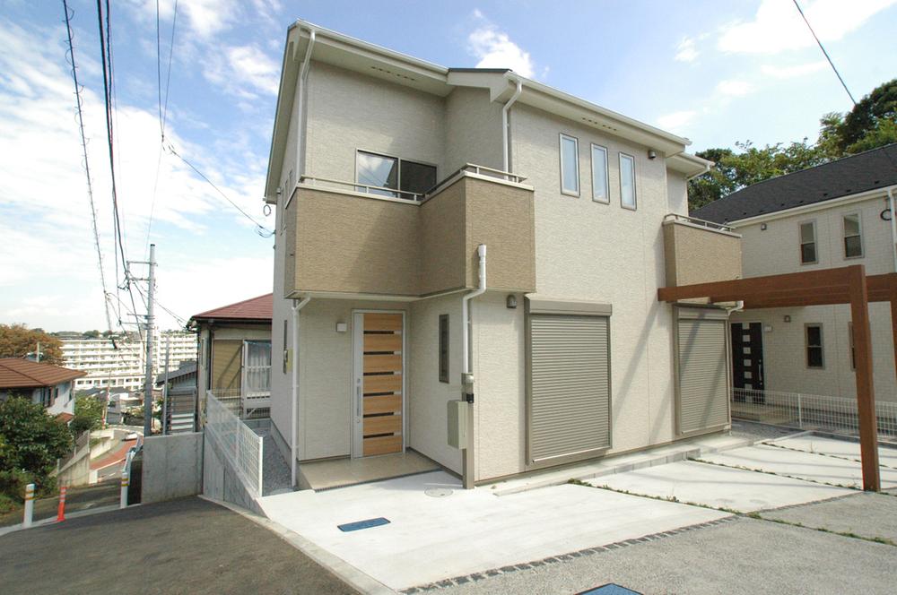 Local appearance photo. Local (10 May 2013) Shooting