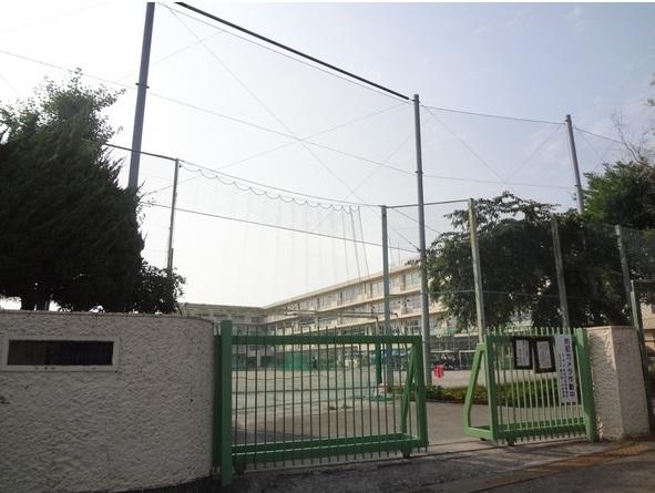 Junior high school. Tsurukawa 850m Tsurukawa second junior high school until the second junior high school