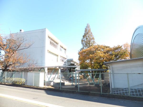 Primary school. 550m Municipal Tsurukawa first elementary school to elementary school