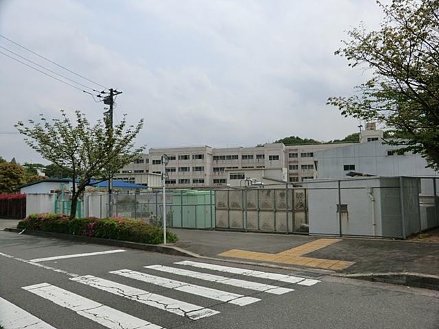 Junior high school. 1550m until Machida City Koyamada junior high school