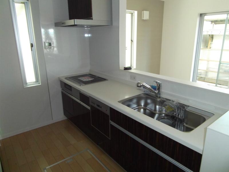 Kitchen. Indoor (12 May 2013) Shooting