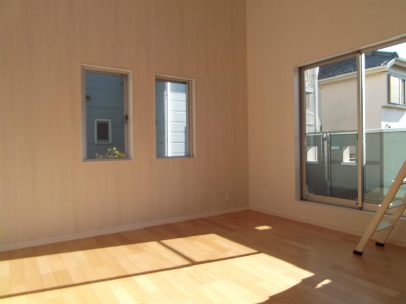 Non-living room. Indoor (12 May 2013) Shooting