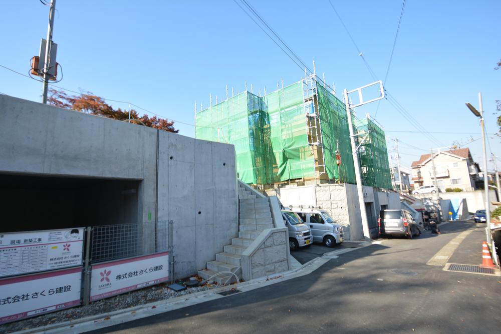 Local photos, including front road. Local (11 May 2013) Shooting