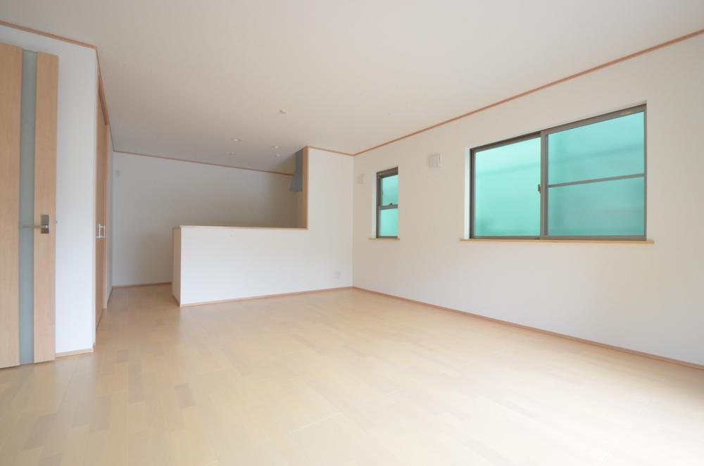 Same specifications photos (living). Same specifications