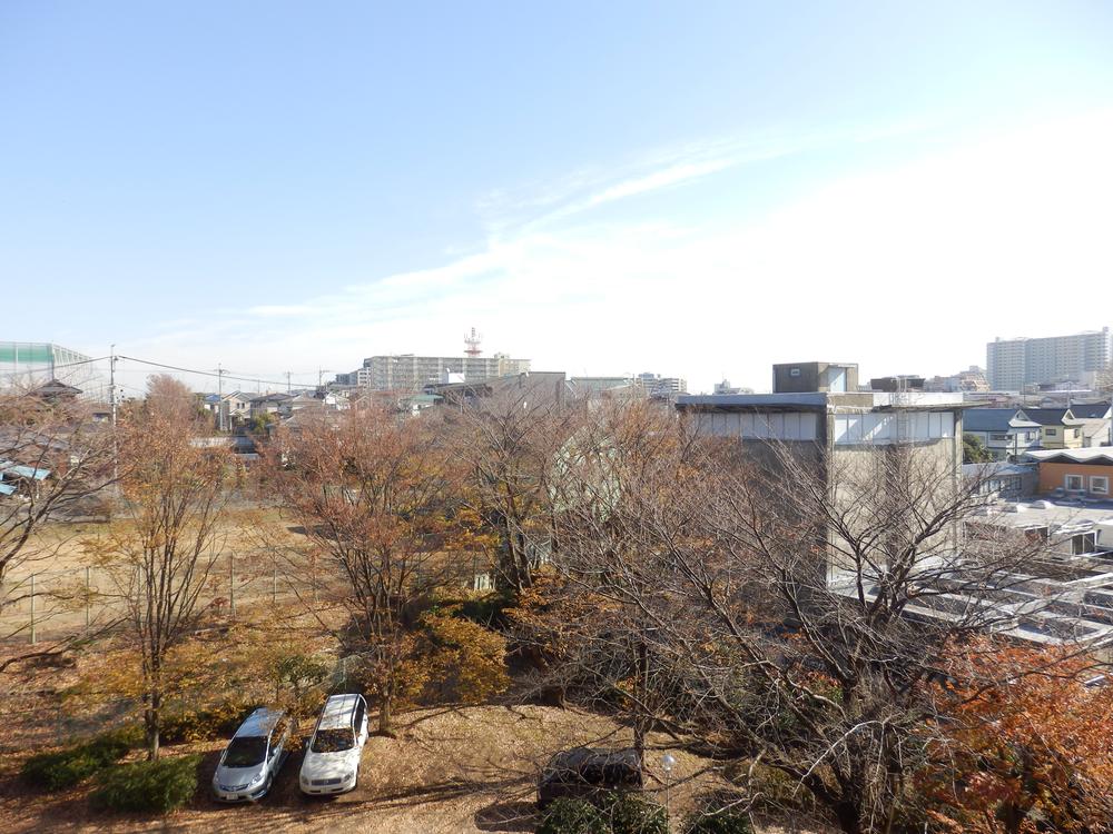 View photos from the dwelling unit. View from the site (December 2013) Shooting