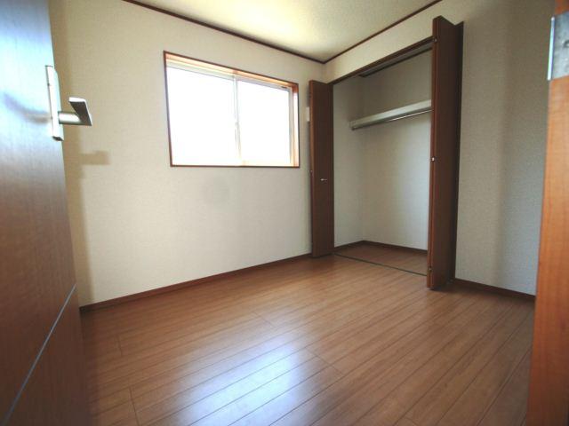 Same specifications photos (Other introspection). Same specifications