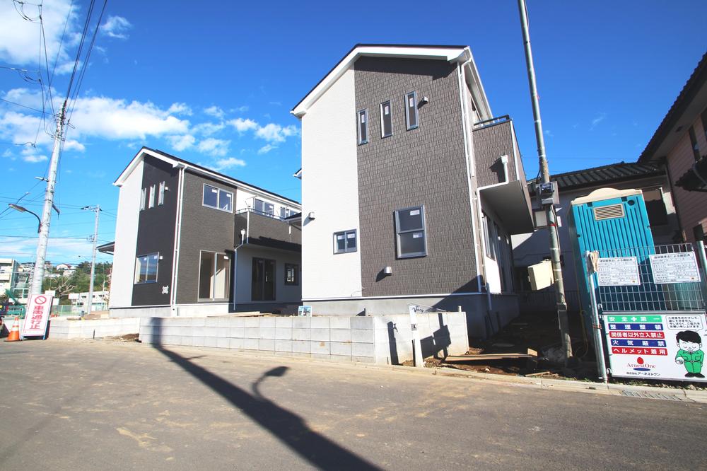 Local photos, including front road. Local (12 May 2013) Shooting