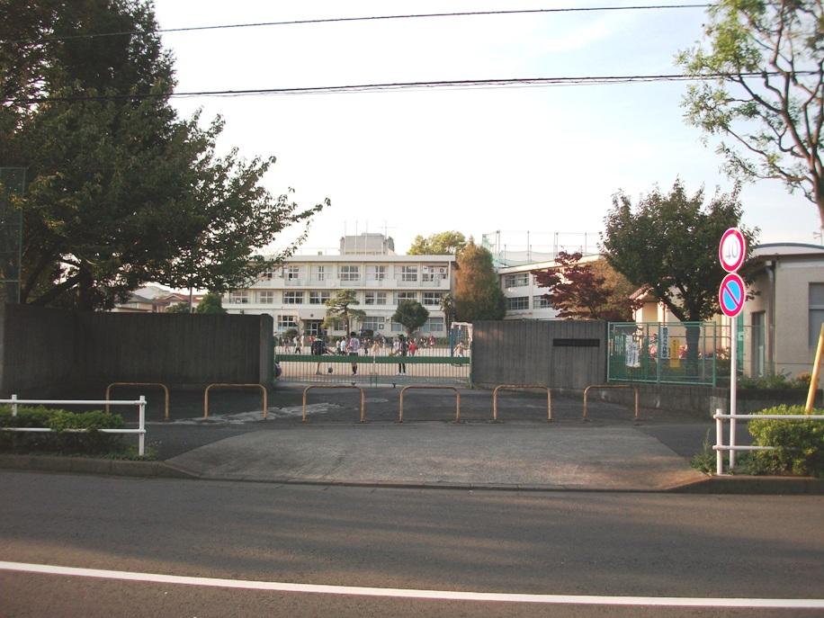 Primary school. 607m until Machida Minami first elementary school
