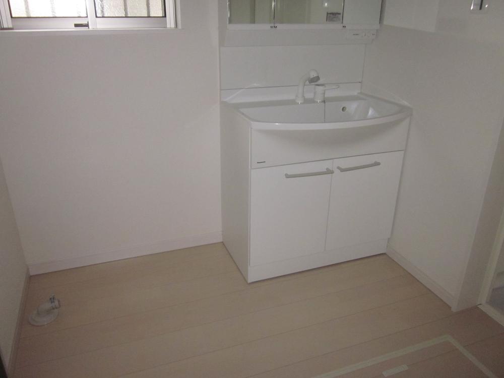 Same specifications photos (Other introspection). Same specifications