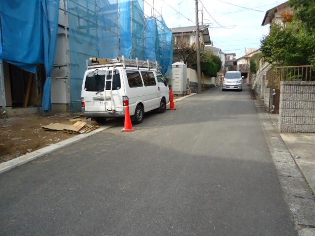 Local photos, including front road. Adjacent road