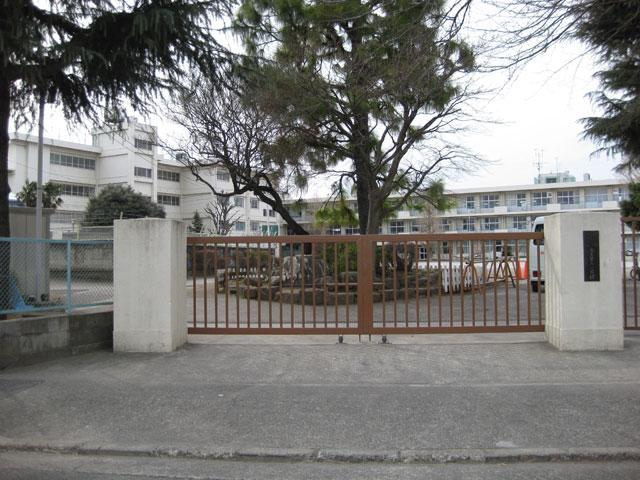 Primary school. Machida Municipal Tadao 916m to the third elementary school