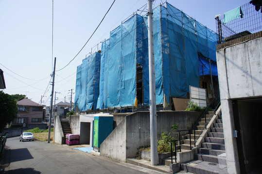 Local photos, including front road. Frontal road