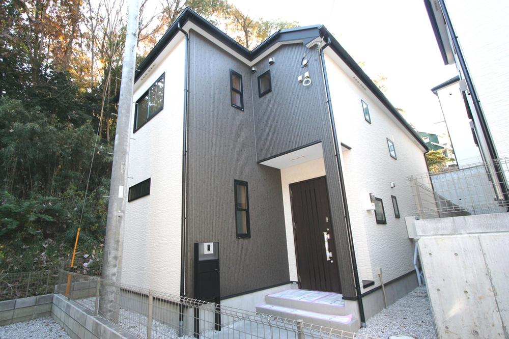 Local appearance photo. Local (12 May 2013) Shooting