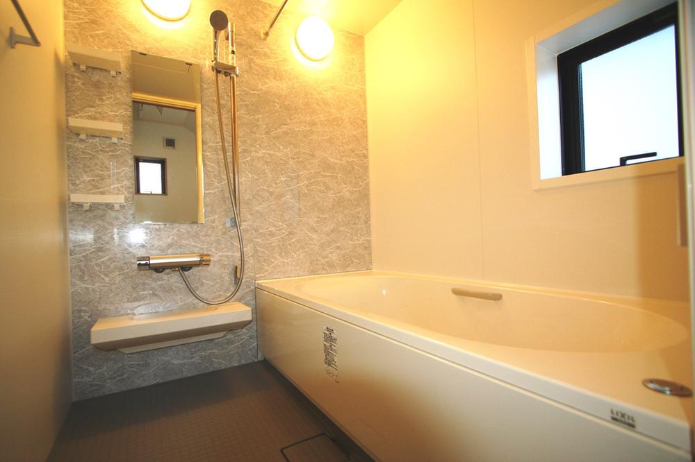 Bathroom. Local (12 May 2013) Shooting