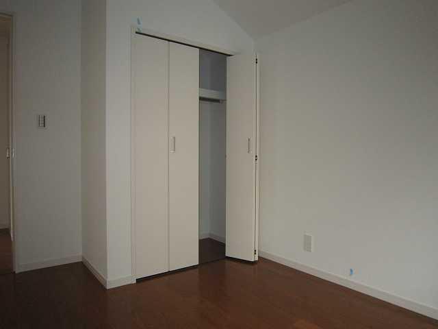 Non-living room. 2 Kaiyoshitsu