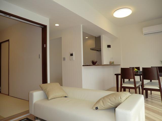 Living. Local (2013) Shooting