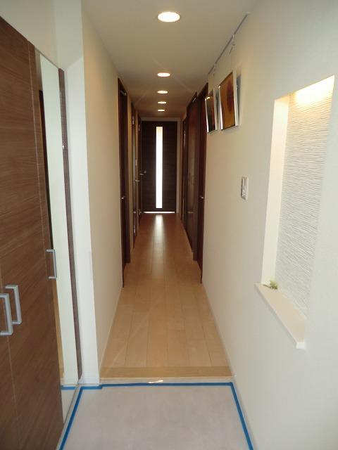 Entrance. Local (2013) Shooting