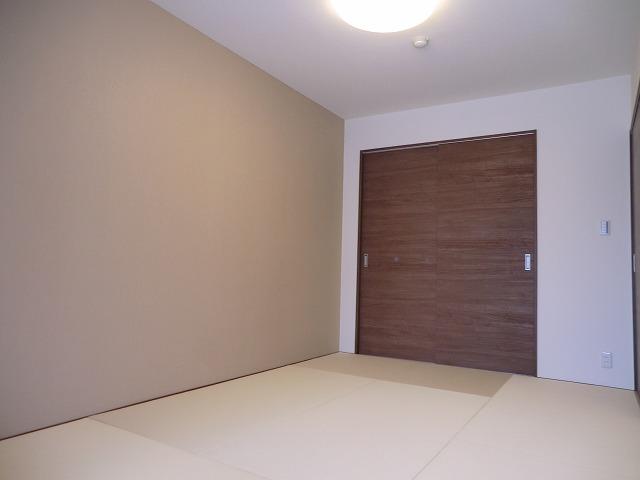 Non-living room. Local (2013) Shooting