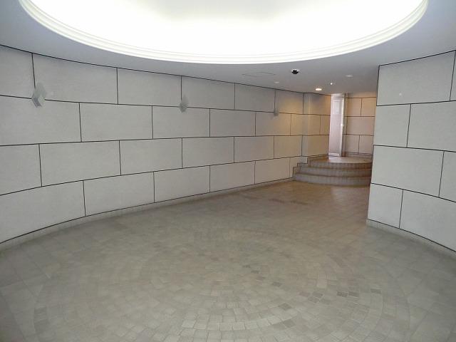 lobby. Local (2013) Shooting