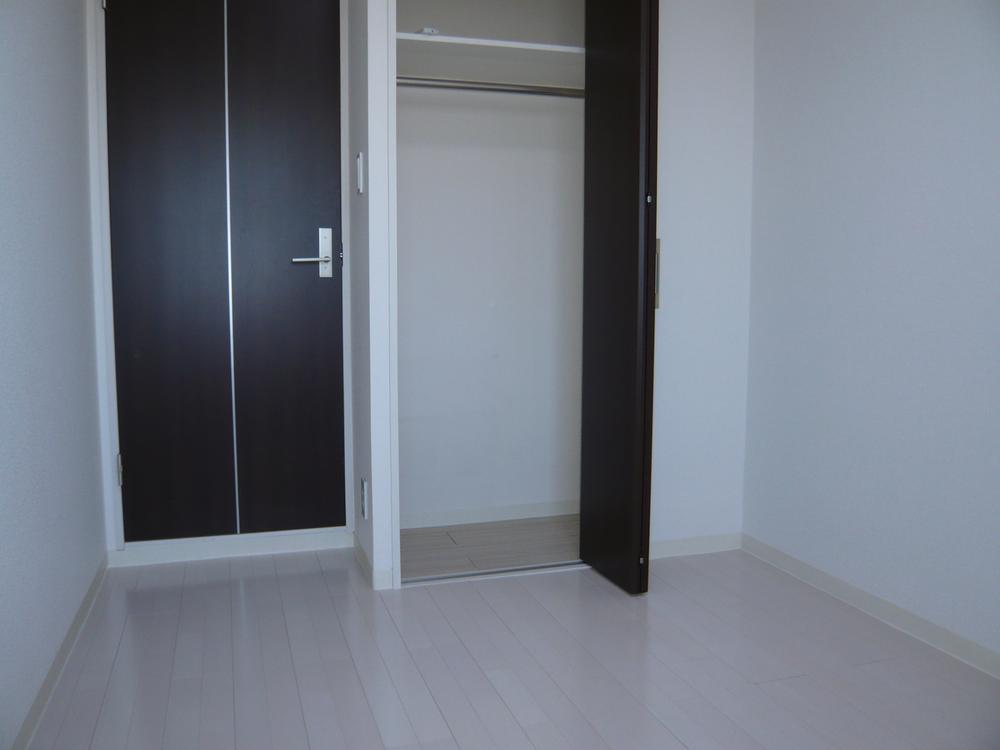 Non-living room. Indoor (12 May 2013) Shooting