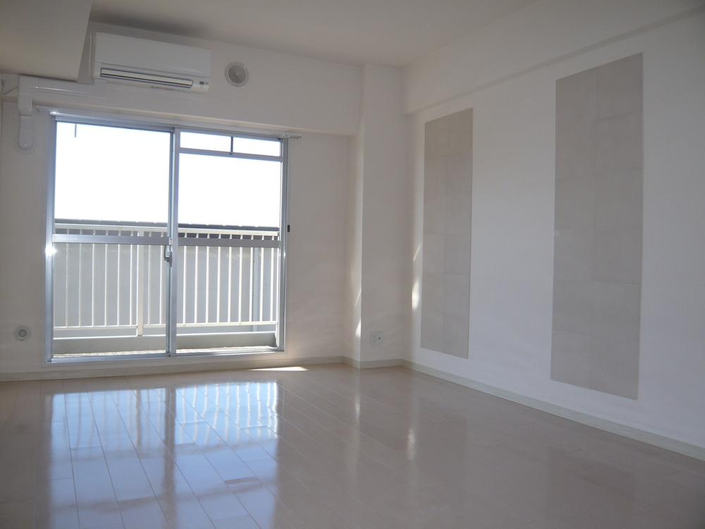 Living. Indoor (12 May 2012) shooting