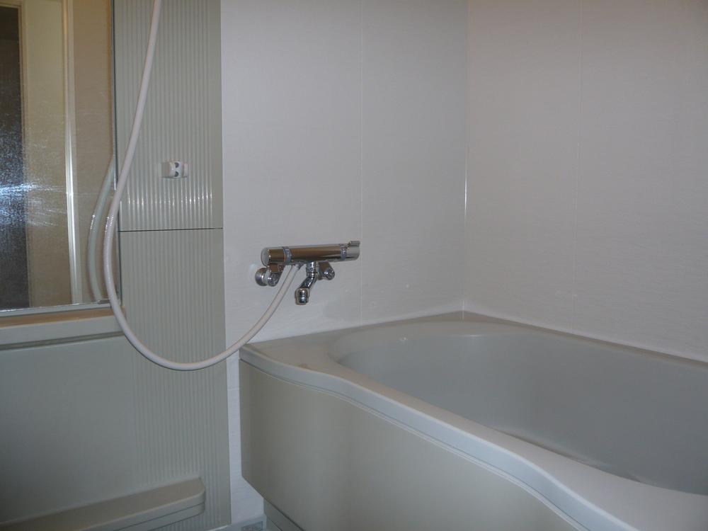 Bathroom. Indoor (12 May 2013) Shooting