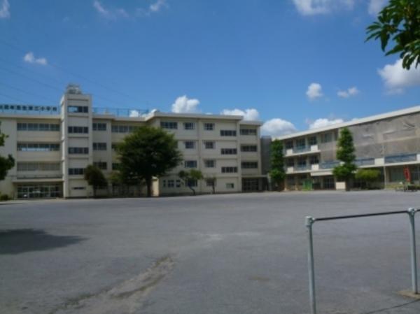 Primary school. 600m up to elementary school Tadao third elementary school