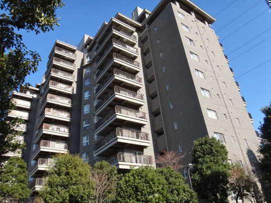 Local appearance photo. Footprint of Naruse Station 10-minute walk 136.3? It is a large 4LDK. Per sun every three direction angle room ・ Ventilation is also good.