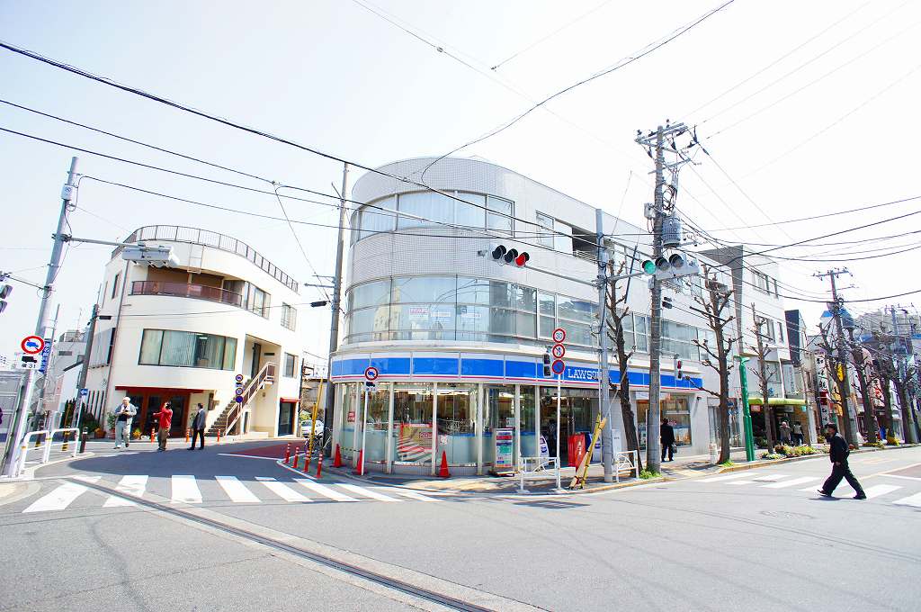 Convenience store. 358m until Lawson Meguro Maundy Station store (convenience store)