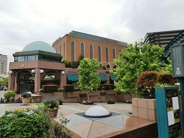 Shopping centre. 450m to Mitsukoshi department store