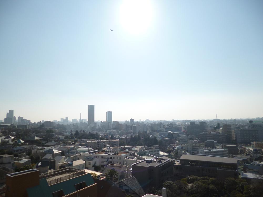 View photos from the dwelling unit. View from the site (January 2013) Shooting From the balcony, Views of the Naka-Meguro district.