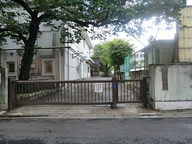 Primary school. 777m up to elementary school, Meguro-ku, Tatsuta road