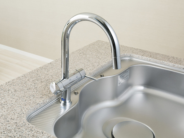 Kitchen.  [Grohe manufactured water purifiers integrated faucet] Adopt a water purifier integrated under-sink type composite faucet. High performance also cartridge Grohe manufactured by beautiful design, It is with easy-to-use water purification dedicated lever.