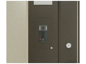 Security.  [Camera-equipped intercom] To the entrance door of each dwelling unit is, We have established the intercom with a camera that can see a visitor who is in front of the entrance in the color image and audio. (Same specifications)