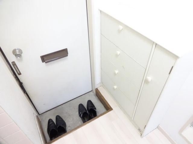 Entrance. There cupboard ☆ 