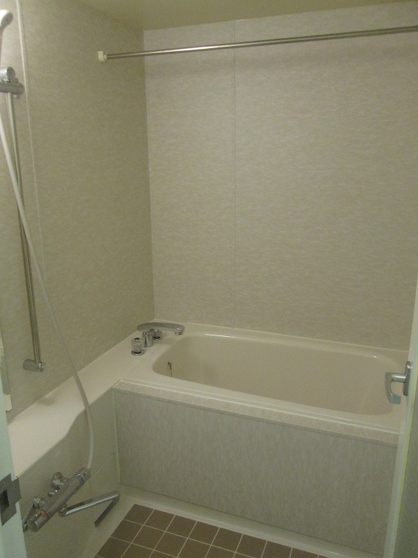 Bath. Same property separate room photo