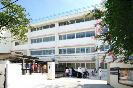 Primary school. A 2-minute walk up to 160m elementary school to moonlight original elementary school.