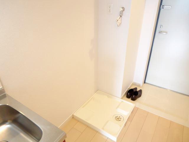 Other Equipment. toilet ・ Independent wash basin