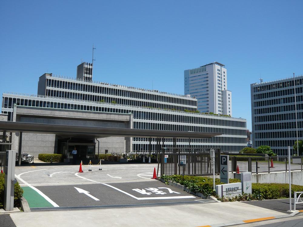 Government office. 1020m to Meguro ward office