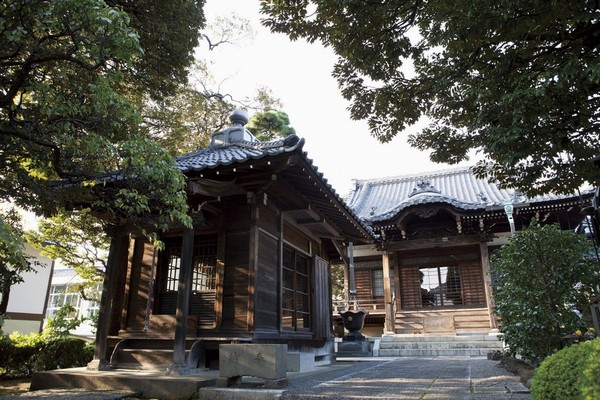 Hikawa Shrine (about 820m ・ 11-minute walk)