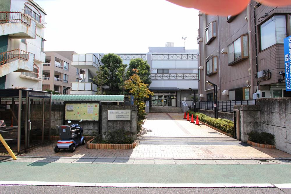 library. Midorigaoka community center ・ library.