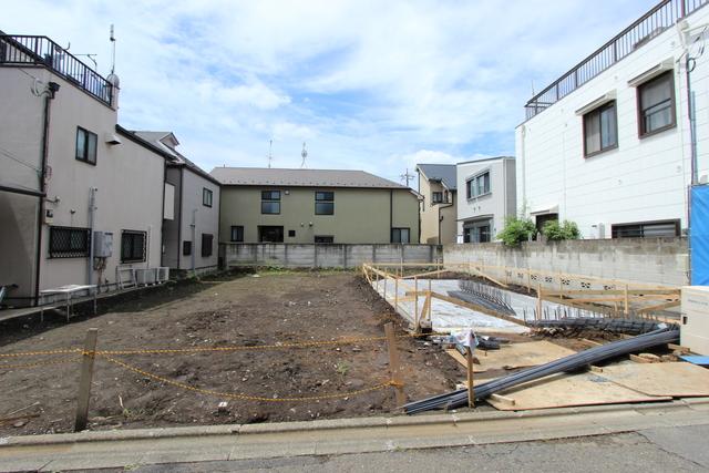 Local land photo. The shape of the site is, An alley on the site (flagpole type). 