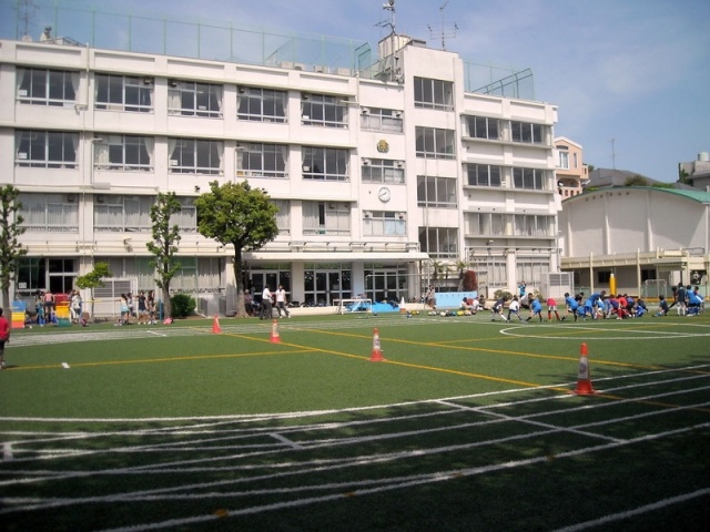 Primary school. Sugekari up to elementary school (elementary school) 294m