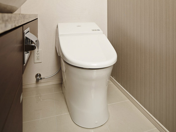 Bathing-wash room.  [Washlet-integrated toilet] Cleaning with warm water ・ Heating toilet seat ・ Equipped with features such as deodorizing. Compared to the TOTO Ltd. conventional toilet bowl, This greatly water-saving.