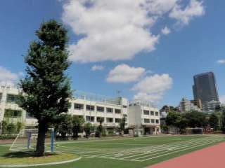 Primary school. Tamichi up to elementary school (elementary school) 359m