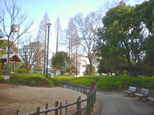 park. 617m to Meguro Kumin Center Park (park)