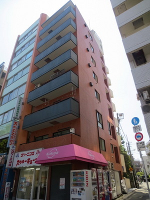 Building appearance. Within walking distance from Naka-Meguro Station