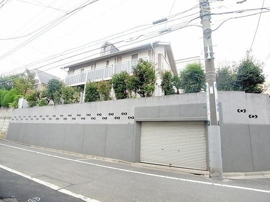 Local land photo. Shooting from the south side. Because of the high ground between a population of about 16.4m, Good per yang.